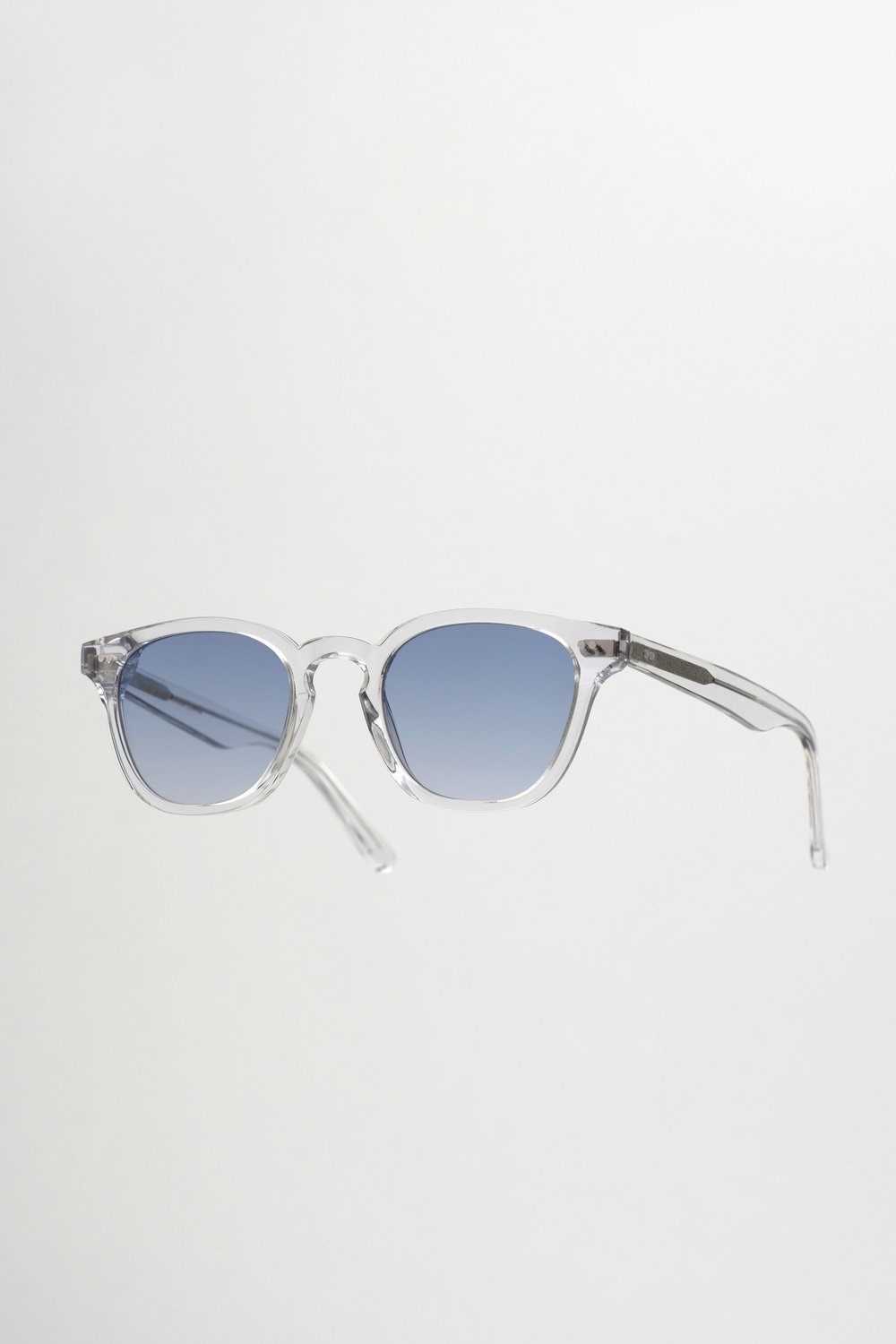 Monokel Eyewear River Crystal - blue gradient lens
