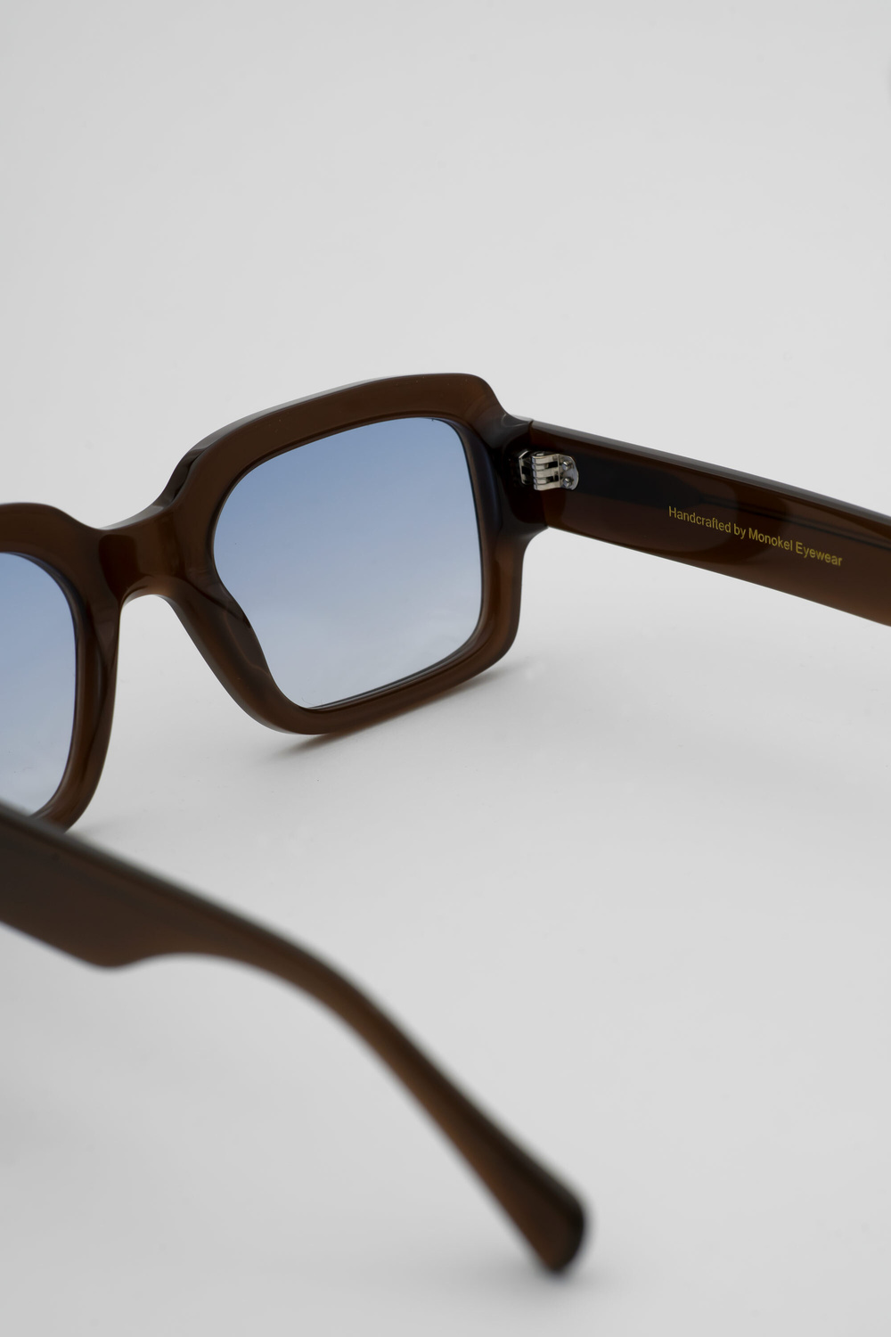 Monokel Eyewear Apollo Chocolate - blue gradient lens