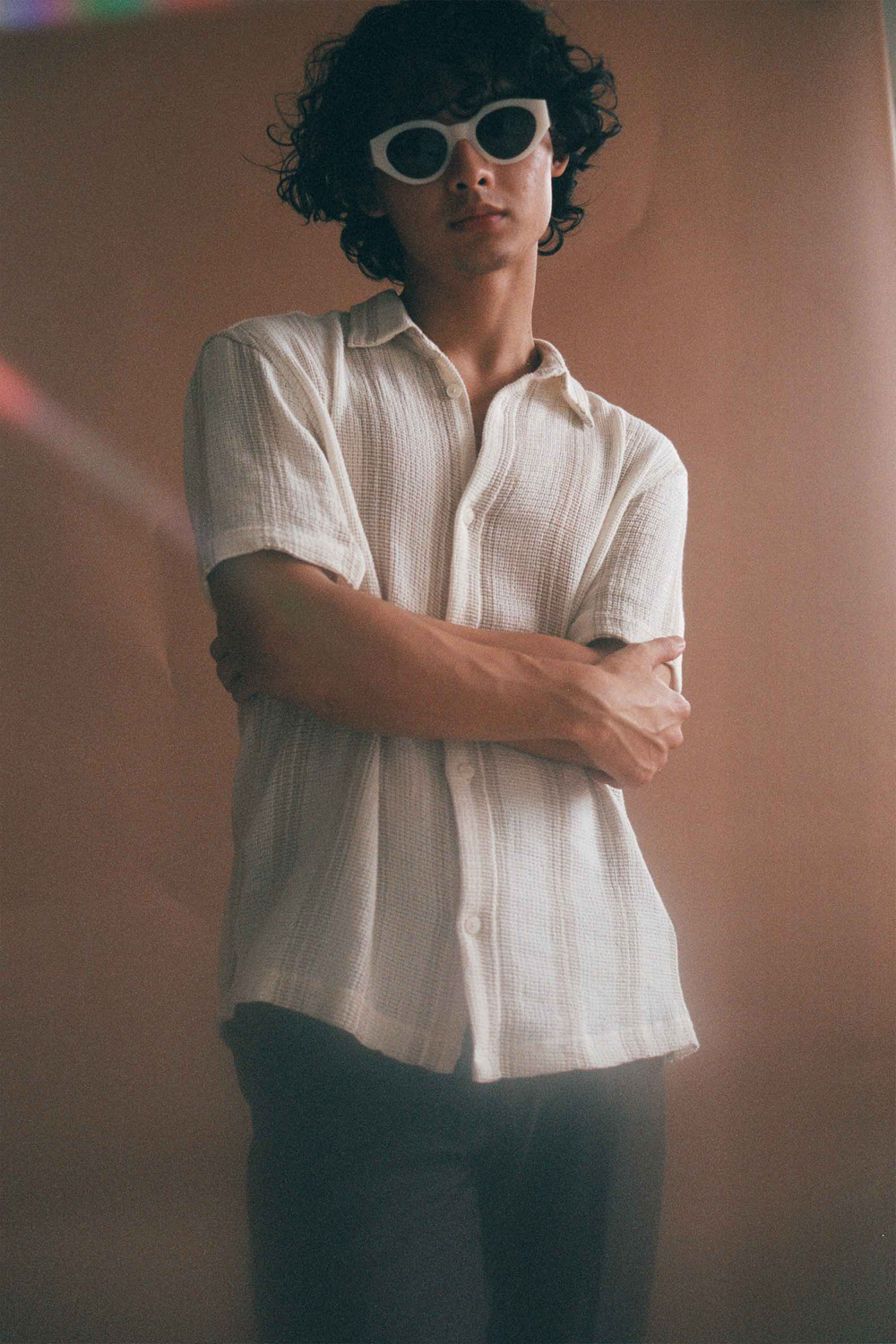 Monokel Eyewear Polly Pearl - grey solid lens