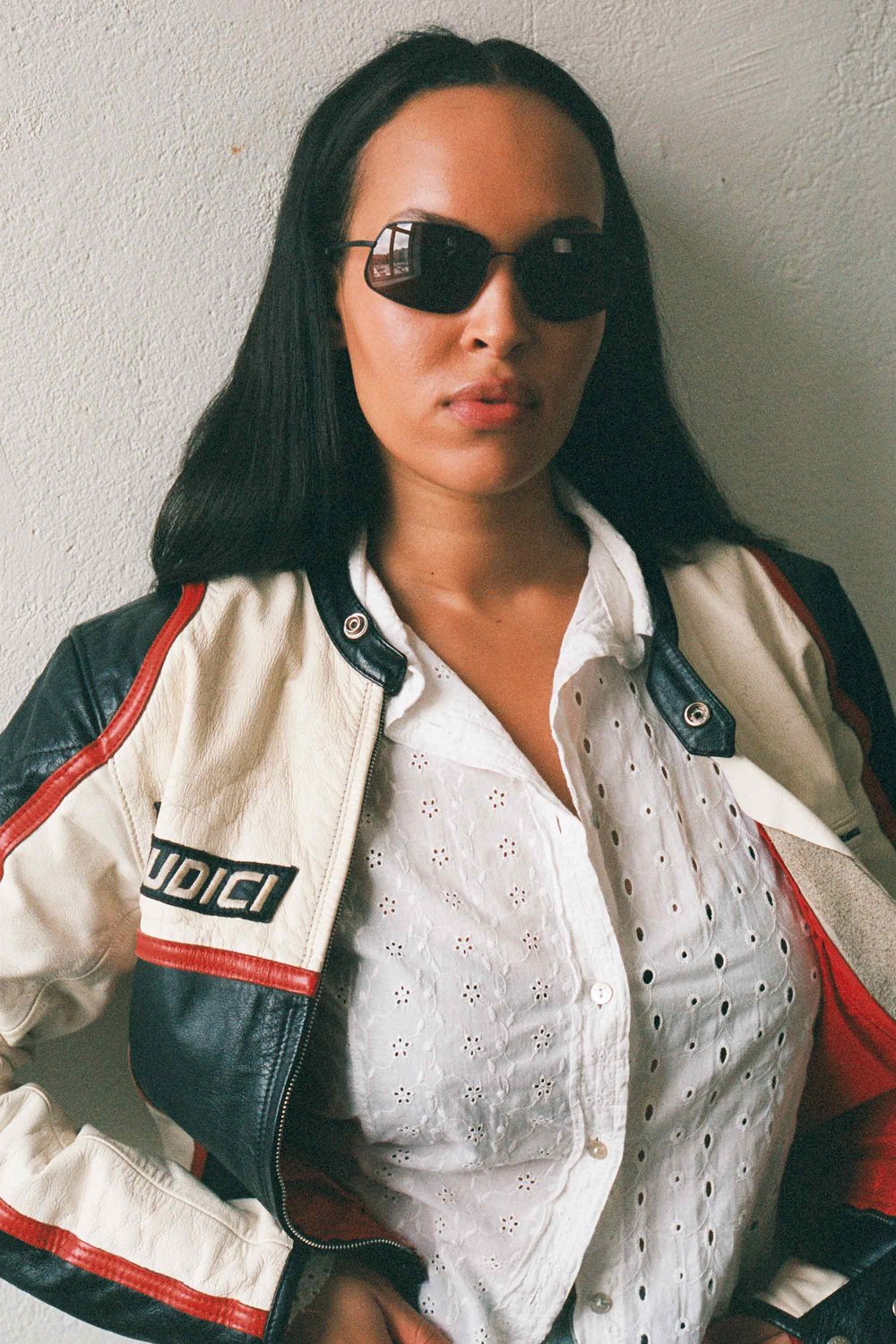 Monokel Eyewear Wave matt Black - rose solid polarized lens