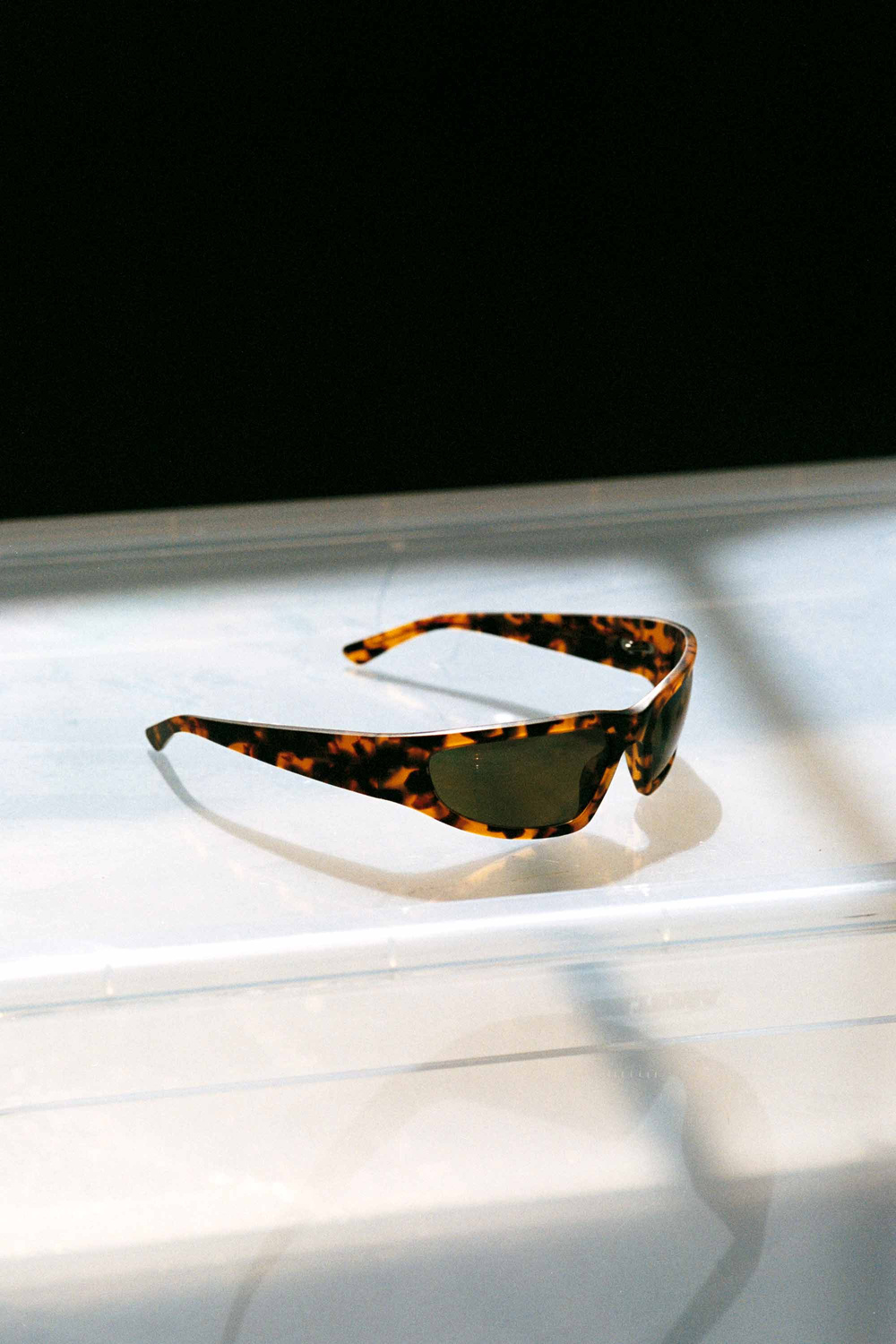 Monokel Eyewear Crow matt Havana - green solid polarized lens